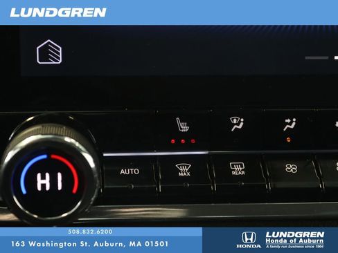 Used 2025 Chevrolet Colorado Trail Boss AWD/4WD image 27