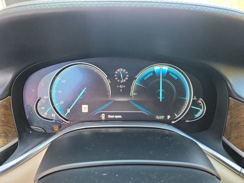 Used 2017 BMW 740i image 23