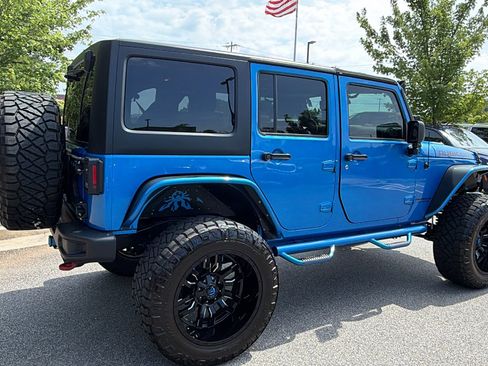 Used 2016 Jeep Wrangler Unlimited Rubicon AWD/4WD image 8