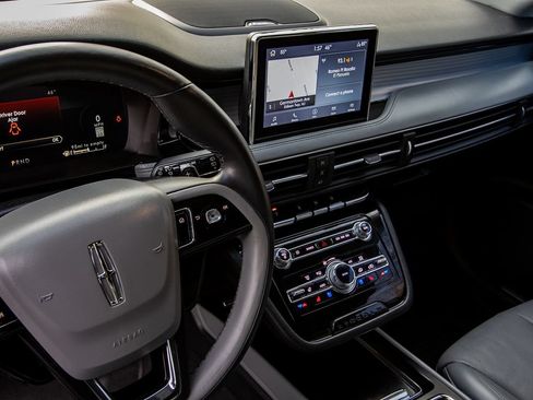 Used 2021 Lincoln Corsair Reserve AWD/4WD image 13