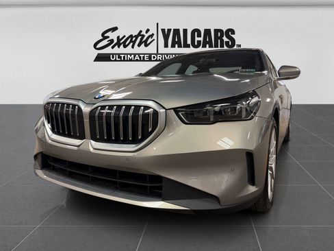 Used 2024 BMW 530i xDrive w/ Convenience Package AWD/4WD image 9