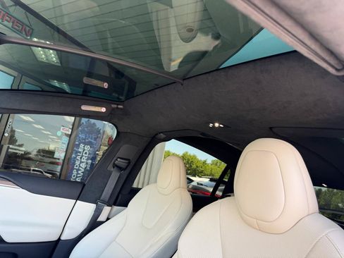 Used 2022 Tesla Model X AWD/4WD image 5