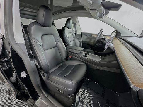 Used 2024 Tesla Model Y Performance image 27