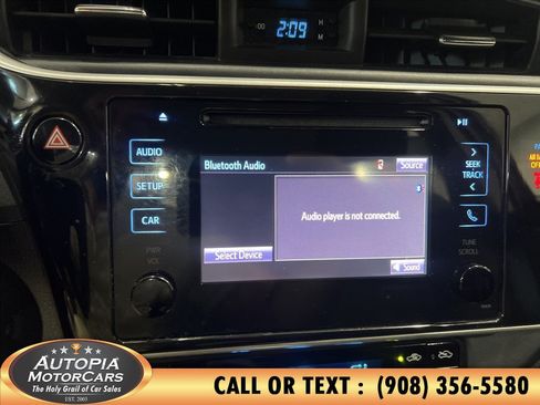 Used 2018 Toyota Corolla LE FWD image 22