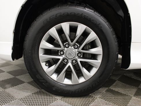 Used 2016 Lexus GX 460 Luxury w/ Preferred Accessory Package AWD/4WD image 39