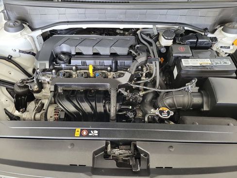 Used 2022 Hyundai Venue SEL FWD image 22