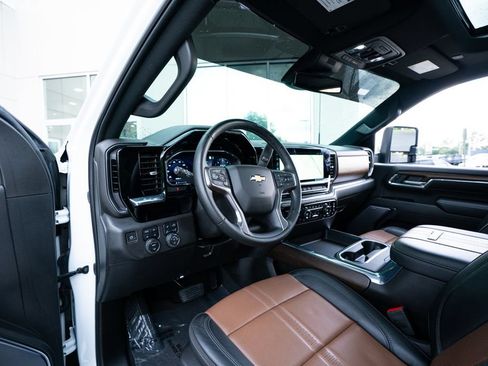 Used 2024 Chevrolet Silverado 3500 High Country AWD/4WD image 31