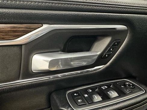Used 2019 RAM 1500 Laramie AWD/4WD image 10