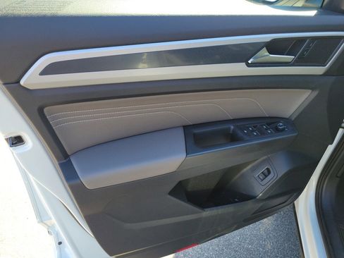 Certified 2023 Volkswagen Atlas Cross Sport SEL R-Line image 36