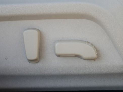 Used 2017 Subaru Outback 2.5i Limited image 60