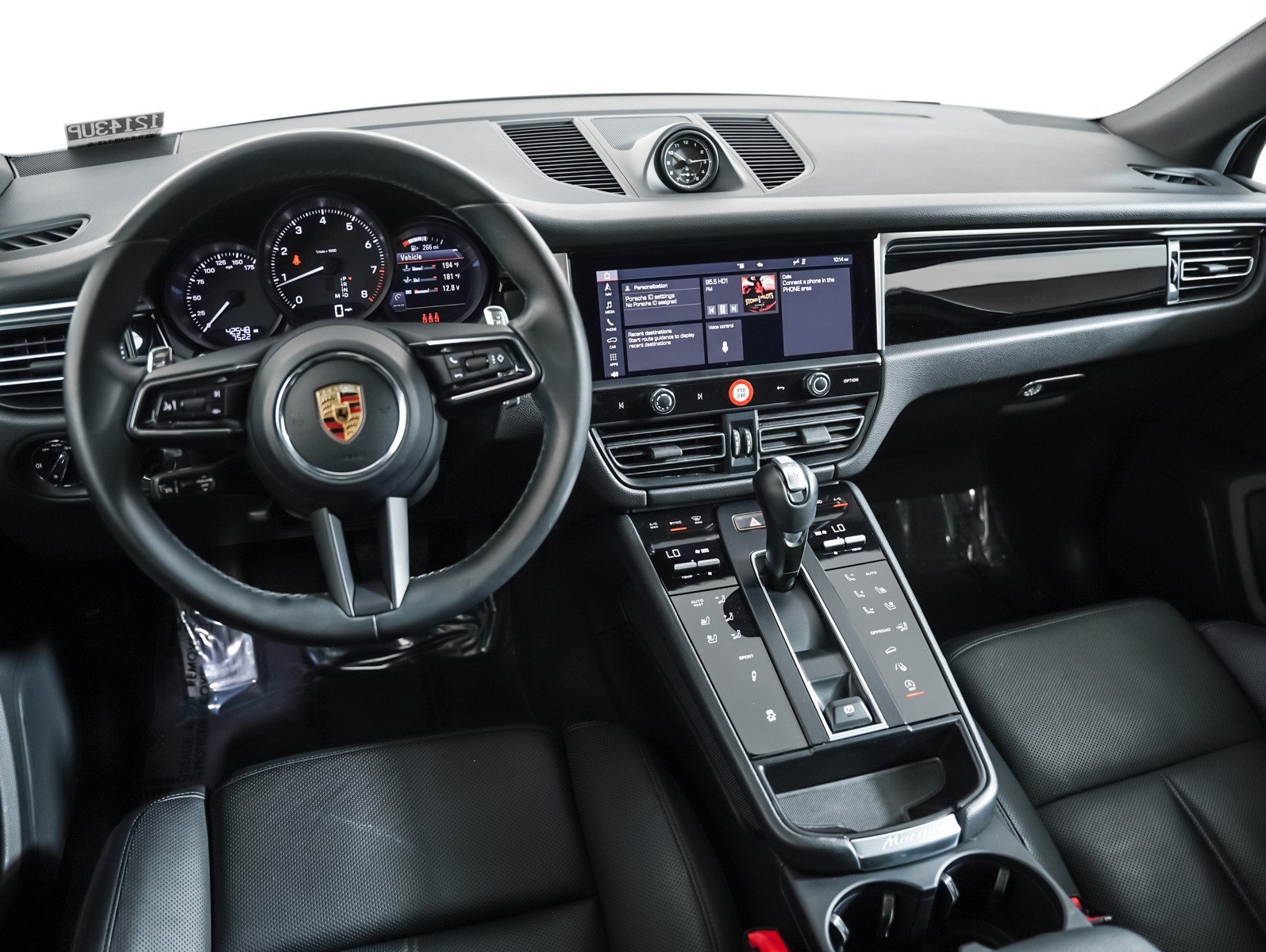 Certified 2023 Porsche Macan AWD/4WD image 19