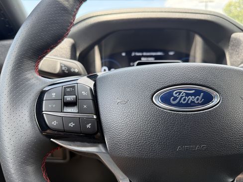 Used 2025 Ford Explorer ST-Line AWD/4WD image 9