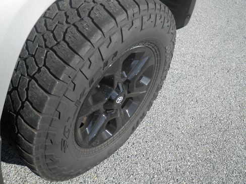 Used 2017 Toyota 4Runner SR5 image 9