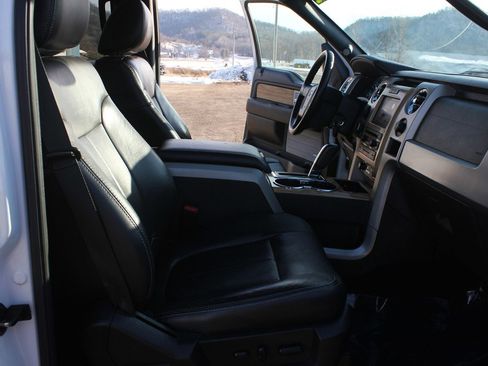 Used 2011 Ford F150 Lariat w/ Lariat Chrome Pkg image 31