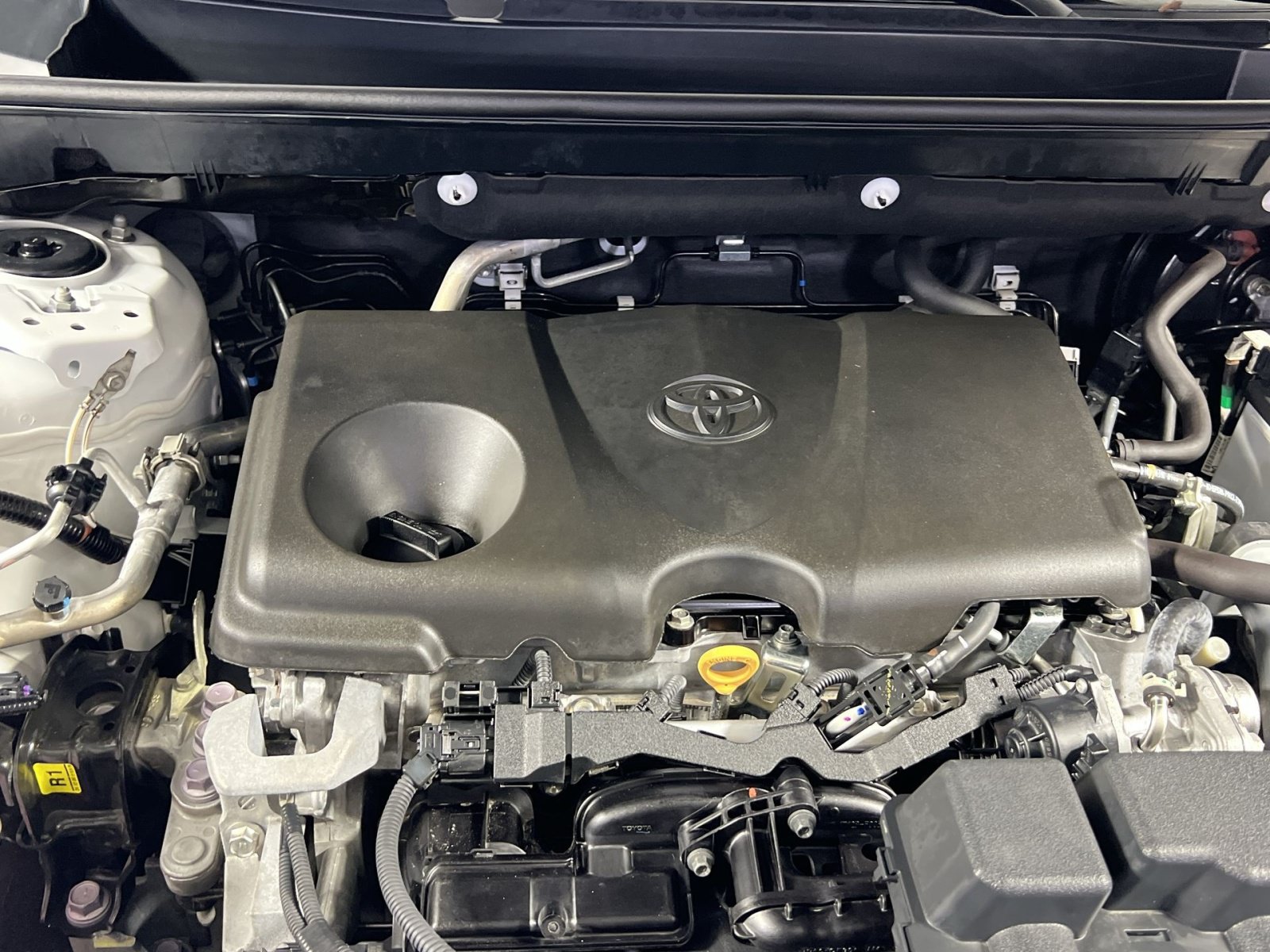 Used 2025 Toyota RAV4 LE FWD image 29