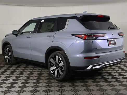 New 2026 Mitsubishi Outlander SE FWD image 11