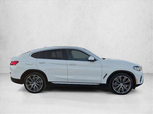 Used 2024 BMW X4 xDrive30i w/ Parking Assistance Package AWD/4WD image 4