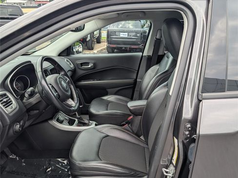 Used 2020 Jeep Compass Latitude w/ Popular Equipment Group AWD/4WD image 15