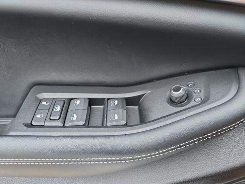 Used 2024 Jeep Grand Cherokee Limited w/ Luxury Tech Group II image 22