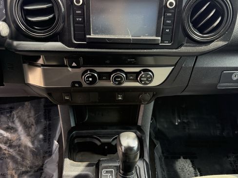 Used 2018 Toyota Tacoma SR RWD image 14