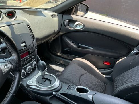 Used 2016 Nissan 370Z Coupe RWD image 15