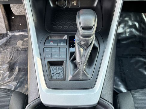 Certified 2024 Toyota RAV4 LE image 28