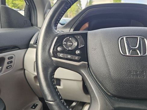 Used 2020 Honda Pilot Touring image 32