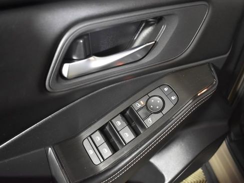 Used 2025 Nissan Rogue SV AWD/4WD image 8