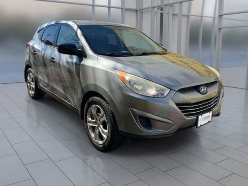 Used 2013 Hyundai Tucson GL FWD image 1