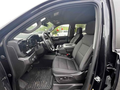 Used 2022 Chevrolet Silverado 1500 LT image 13