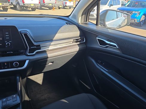 Used 2024 Kia Sportage LX image 21