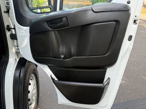 Used 2023 RAM ProMaster 2500 w/ Driver Convenience Group FWD image 25