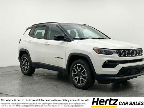Used 2025 Jeep Compass Trailhawk image 1