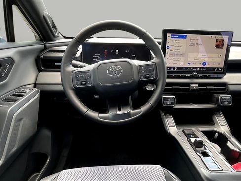 Used 2026 Toyota RAV4 XSE w/ Panoramic Sun Roof Package AWD/4WD image 6