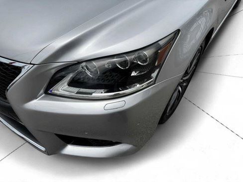 Used 2014 Lexus LS 460 w/ F Sport Package RWD image 13