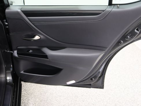Used 2024 Lexus ES 350 w/ Accessory Package (Z2) FWD image 34