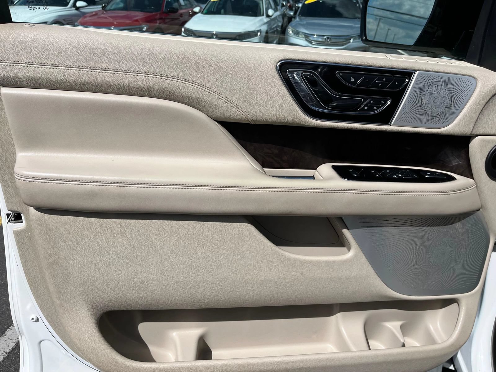 Used 2020 Lincoln Navigator Reserve w/ Luxury Package RWD image 45