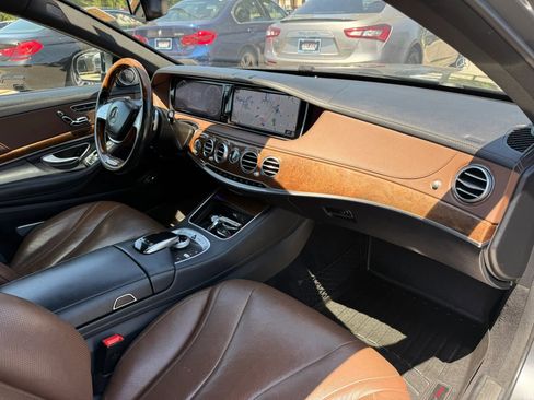 Used 2017 Mercedes-Benz S 550 4MATIC Sedan image 25