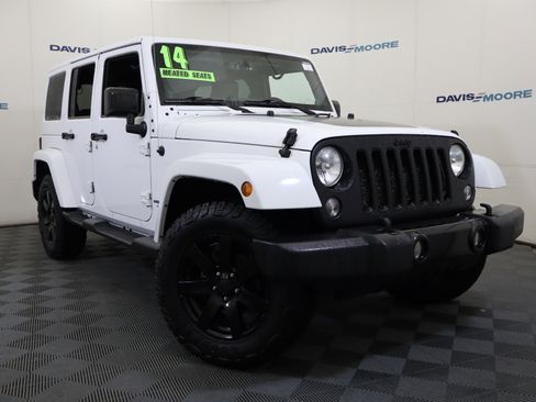 Used 2014 Jeep Wrangler Altitude image 2