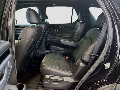 Used 2025 Honda Pilot TrailSport image 25