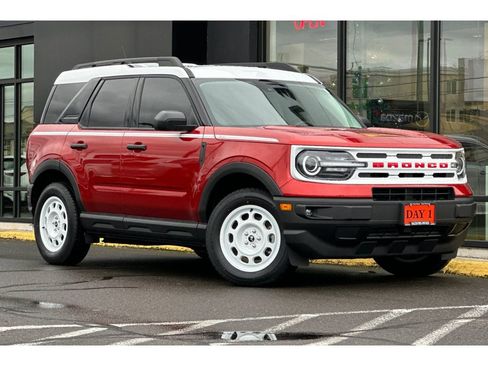 Used 2023 Ford Bronco Sport Heritage image 2