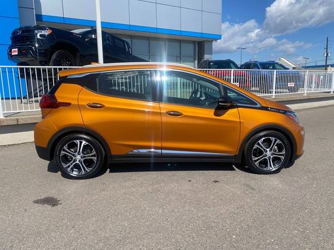 Used 2017 Chevrolet Bolt Premier w/ Driver Confidence II Package FWD image 6