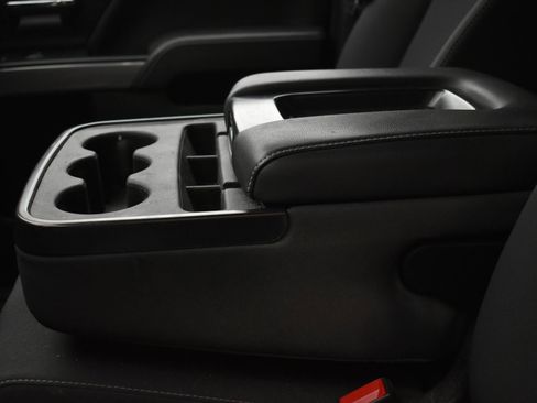 Used 2018 Chevrolet Silverado 1500 LT w/ All Star Edition image 28