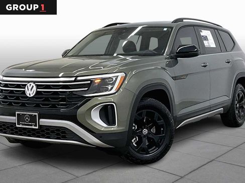 Used 2024 Volkswagen Atlas Peak Edition SEL image 1