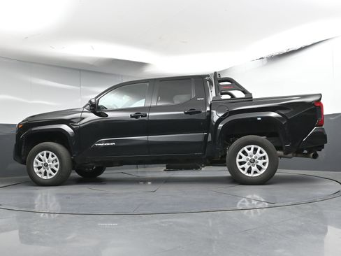 Used 2024 Toyota Tacoma SR5 image 29
