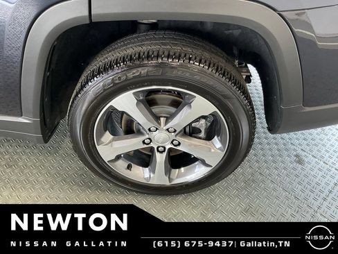 Used 2024 Jeep Grand Cherokee L Limited AWD/4WD image 66