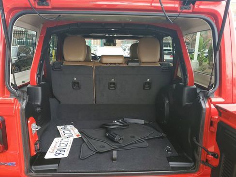 Used 2022 Jeep Wrangler Unlimited Rubicon 4xe w/ Steel Bumper Group image 9