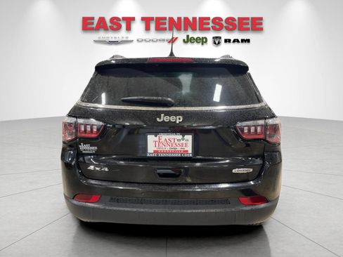 Used 2024 Jeep Compass Latitude AWD/4WD image 4