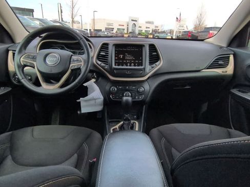 Used 2015 Jeep Cherokee Latitude FWD image 15