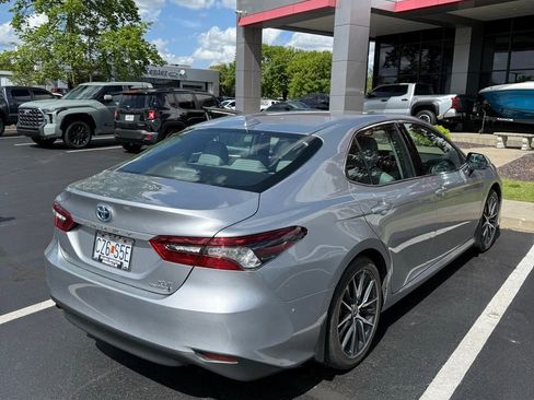 Used 2022 Toyota Camry XLE w/ Cold Weather Package FWD image 6